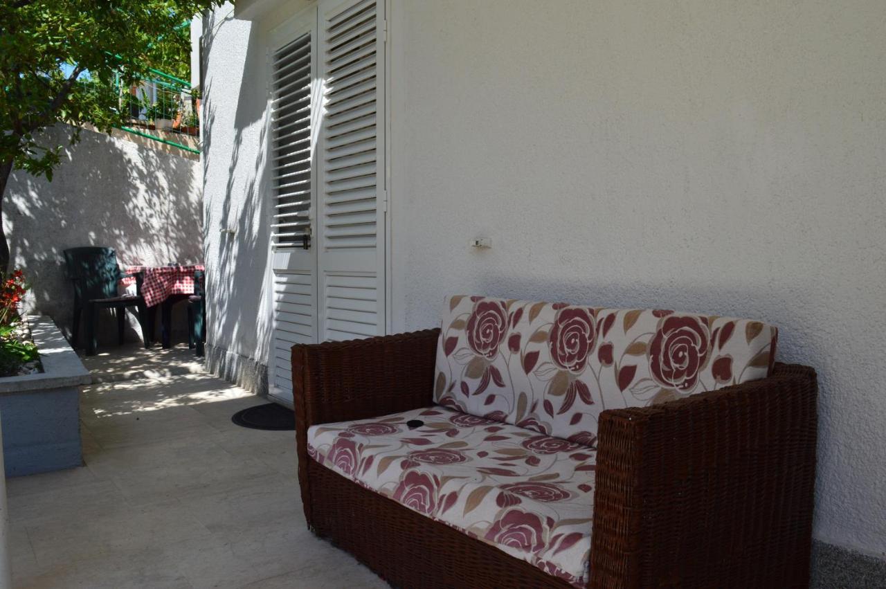 Rooms & Apartments Kvasic Krk Town Exterior photo
