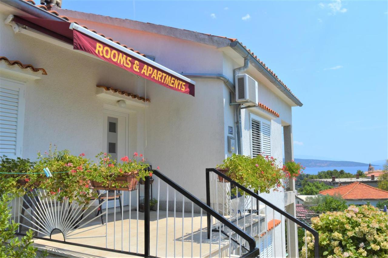 Rooms & Apartments Kvasic Krk Town Exterior photo